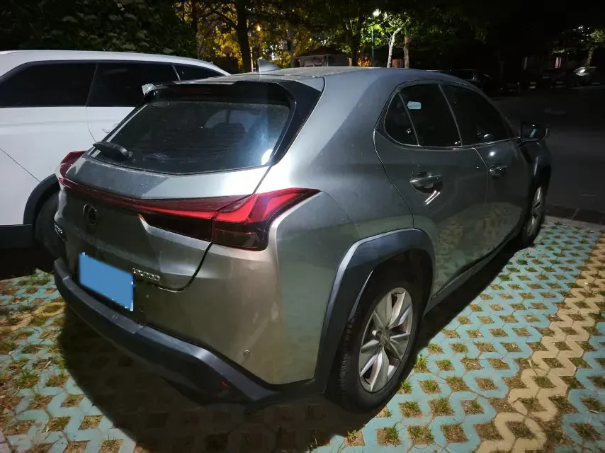 2020 Lexus UX 2.0L 173HP L4 CVT,autocango,china used car exporter,china ev exporter,chinese used car exporter,chinese used ev exporter