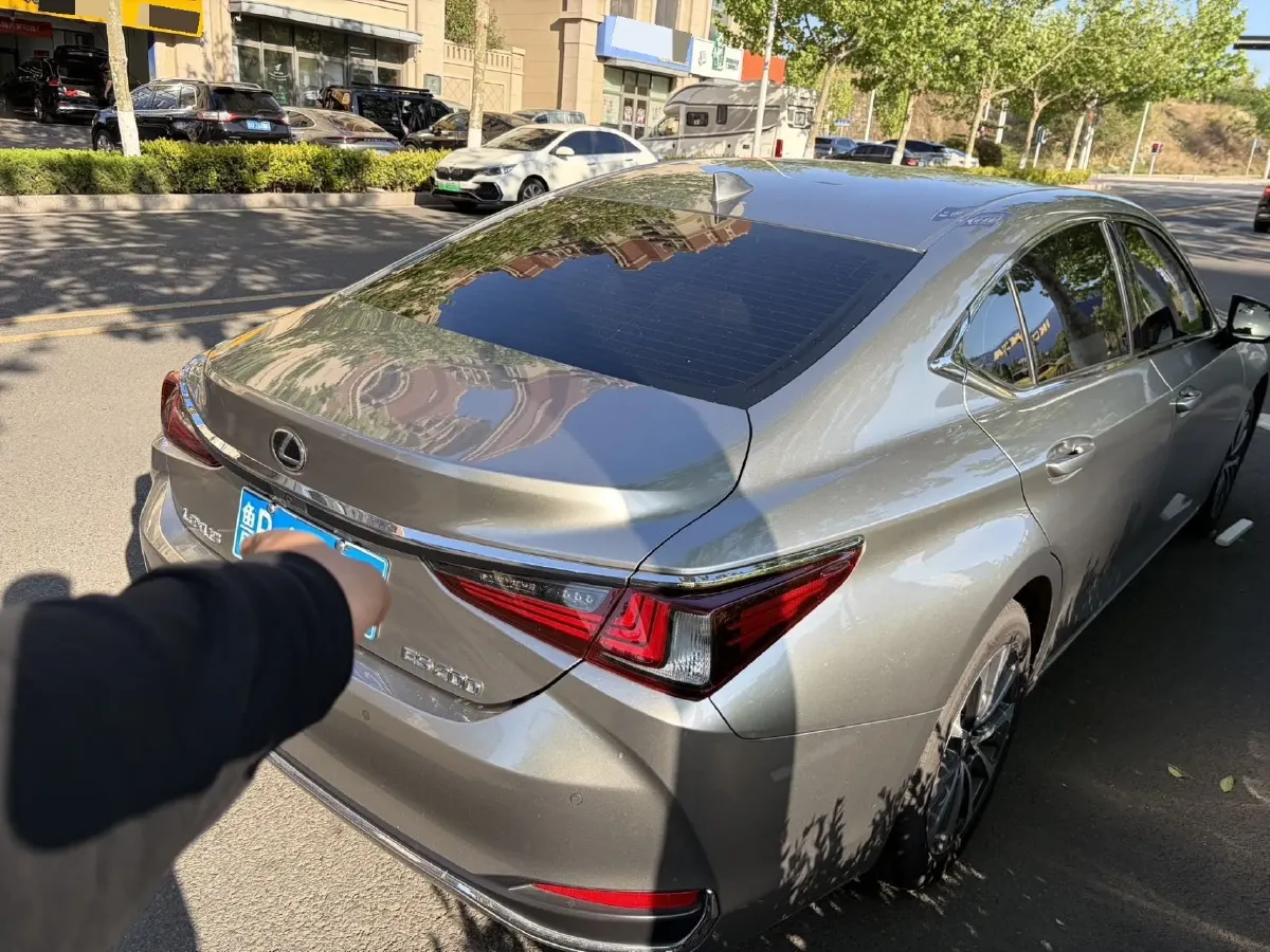 2023 Lexus ES 2.0L 173HP L4 CVT,autocango,china used car exporter,china ev exporter,chinese used car exporter,chinese used ev exporter