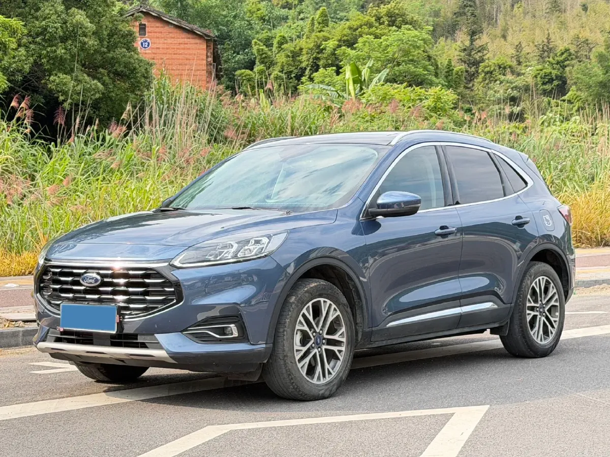2020 Ford Escape 2.0T 248HP L4 8AT,autocango,china used car exporter,china ev exporter,chinese used car exporter,chinese used ev exporter