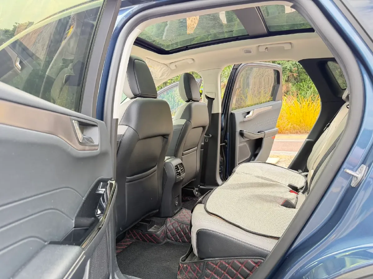 2020 Ford Escape 2.0T 248HP L4 8AT,autocango,china used car exporter,china ev exporter,chinese used car exporter,chinese used ev exporter
