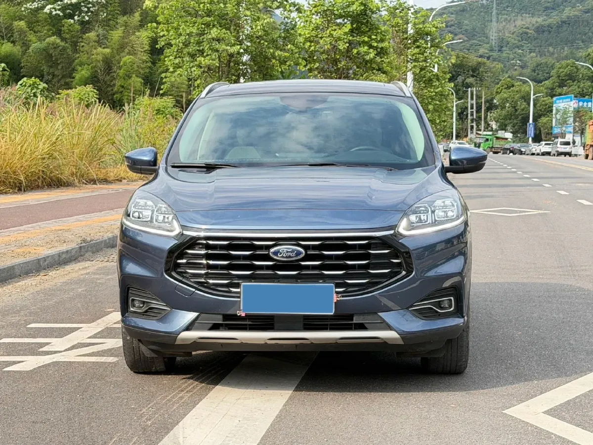 2020 Ford Escape 2.0T 248HP L4 8AT,autocango,china used car exporter,china ev exporter,chinese used car exporter,chinese used ev exporter