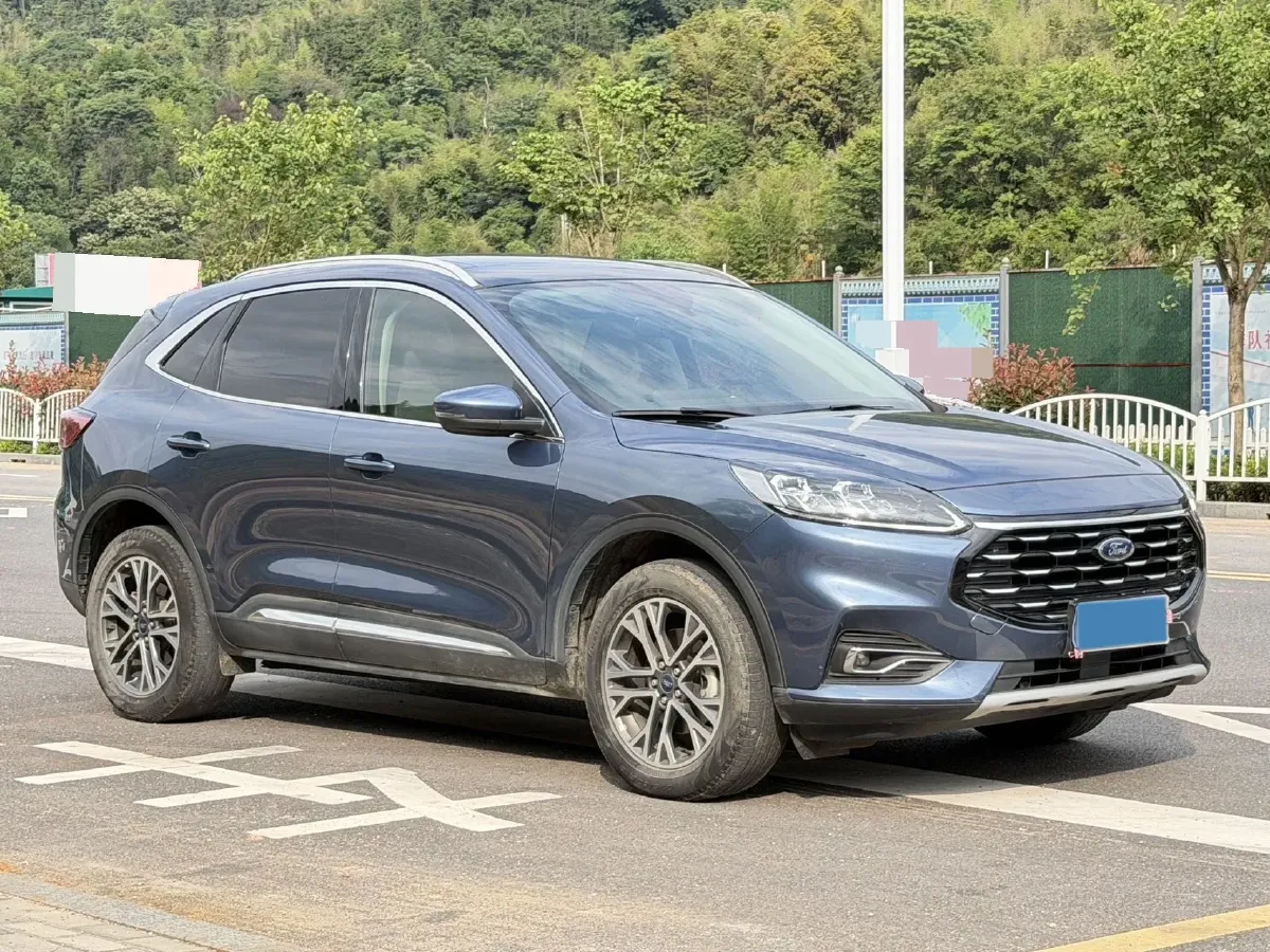 2020 Ford Escape 2.0T 248HP L4 8AT,autocango,china used car exporter,china ev exporter,chinese used car exporter,chinese used ev exporter