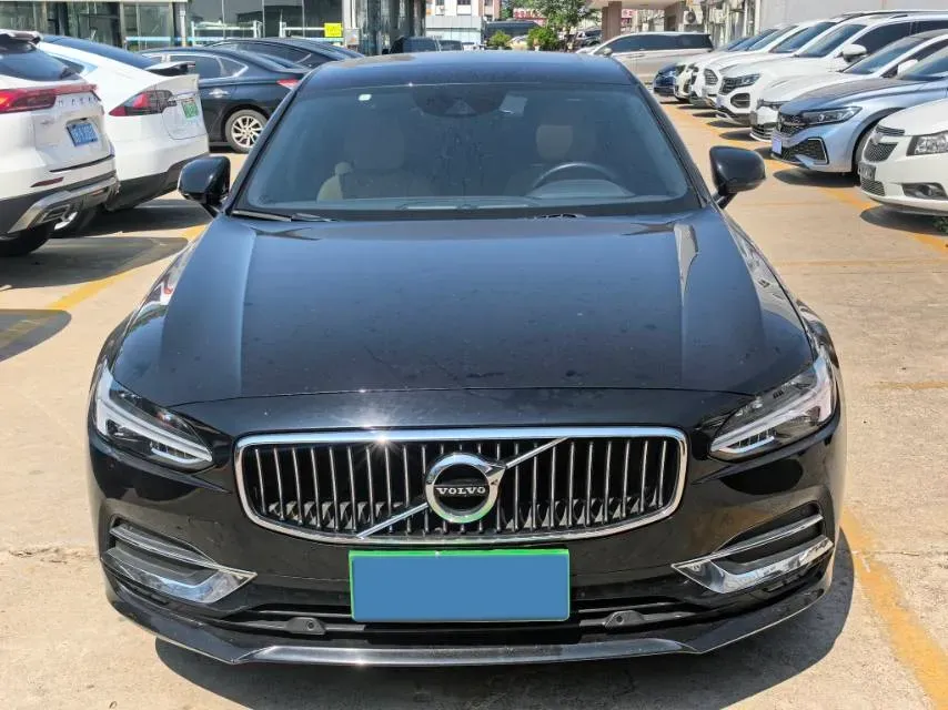 2020 Volvo S90 2.0T 254HP L4 8AT,autocango,china used car exporter,china ev exporter,chinese used car exporter,chinese used ev exporter