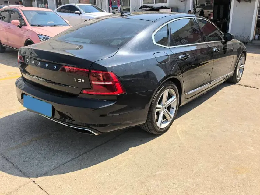 2020 Volvo S90 2.0T 254HP L4 8AT,autocango,china used car exporter,china ev exporter,chinese used car exporter,chinese used ev exporter