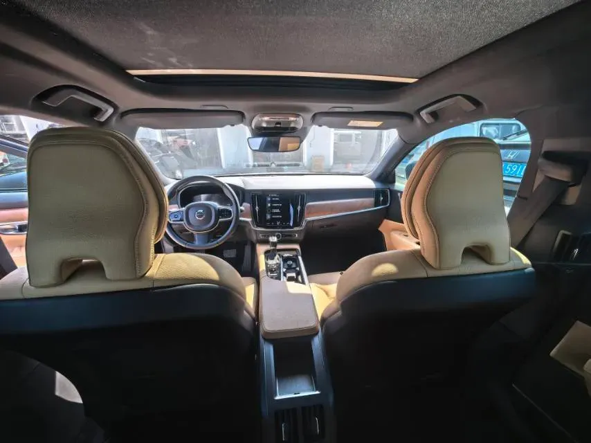 2020 Volvo S90 2.0T 254HP L4 8AT,autocango,china used car exporter,china ev exporter,chinese used car exporter,chinese used ev exporter