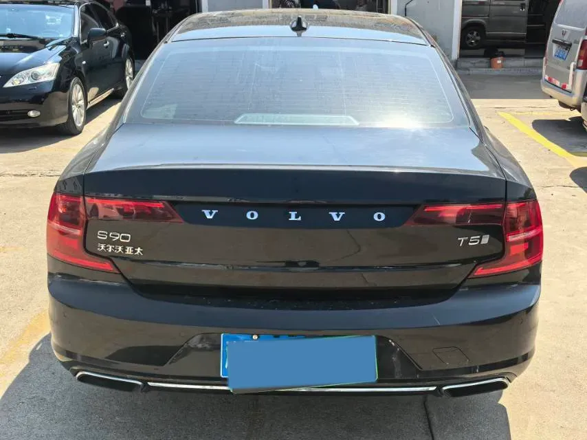 2020 Volvo S90 2.0T 254HP L4 8AT,autocango,china used car exporter,china ev exporter,chinese used car exporter,chinese used ev exporter