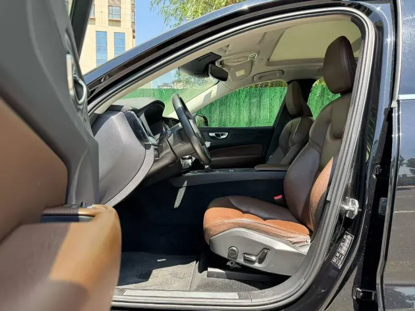 2019 Jeep Wrangler 2.0T 266HP L4 8AT,autocango,china used car exporter,china ev exporter,chinese used car exporter,chinese used ev exporter