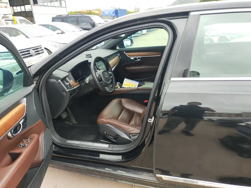 2023 Volvo S90 2.0T 250HP L4 8AT,autocango,china used car exporter,china ev exporter,chinese used car exporter,chinese used ev exporter