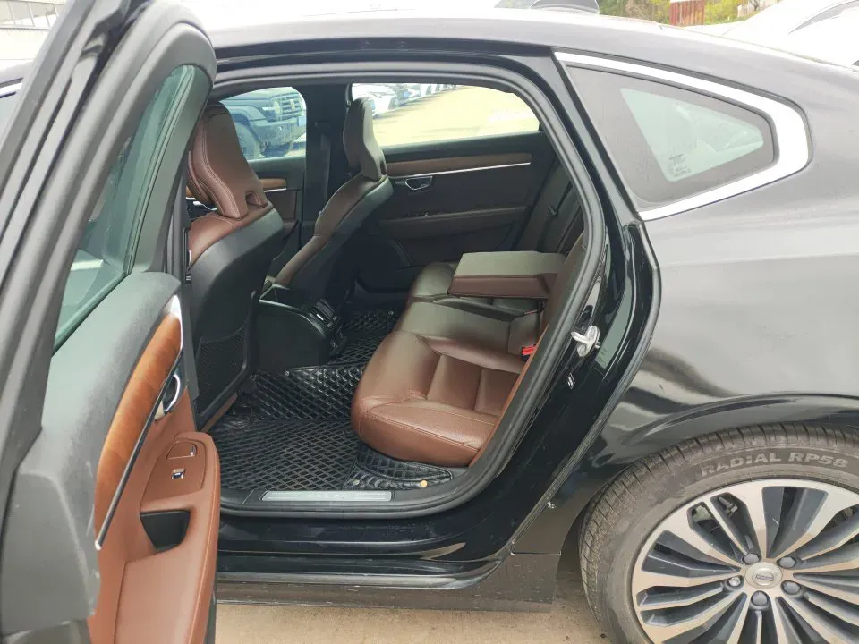 2023 Volvo S90 2.0T 250HP L4 8AT,autocango,china used car exporter,china ev exporter,chinese used car exporter,chinese used ev exporter