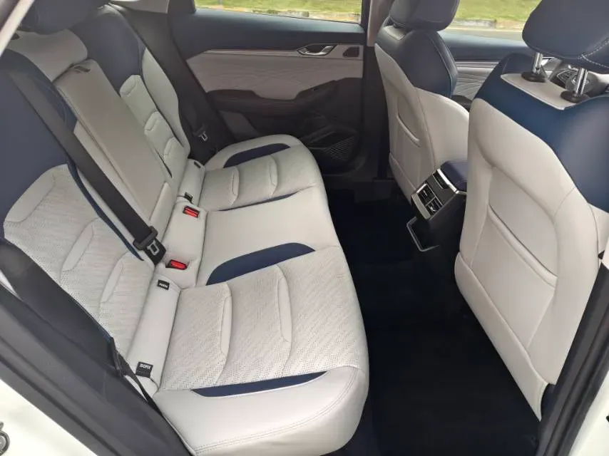 2020 Geely Tugella 2.0T 238HP L4 8AT,autocango,china used car exporter,china ev exporter,chinese used car exporter,chinese used ev exporter