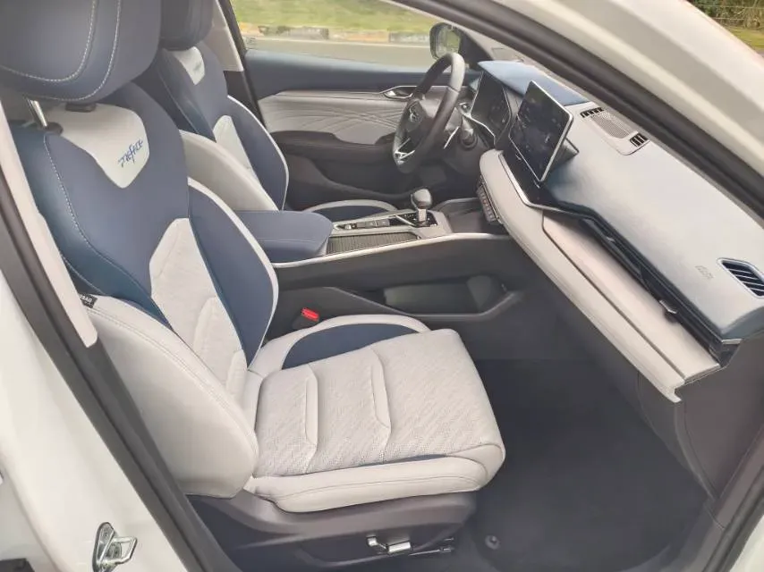 2020 Geely Tugella 2.0T 238HP L4 8AT,autocango,china used car exporter,china ev exporter,chinese used car exporter,chinese used ev exporter