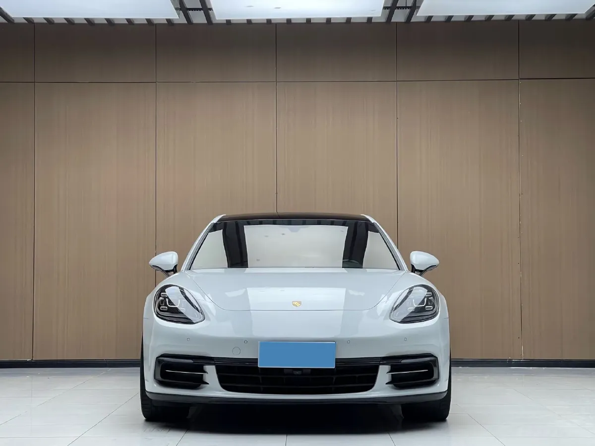 2017 Porsche Panamera 3.0T 330HP V6 8DCT,autocango,china used car exporter,china ev exporter,chinese used car exporter,chinese used ev exporter