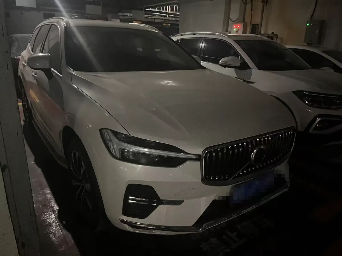 2023 Volvo XC60 2.0T 250HP L4 8AT,autocango,china used car exporter,china ev exporter,chinese used car exporter,chinese used ev exporter