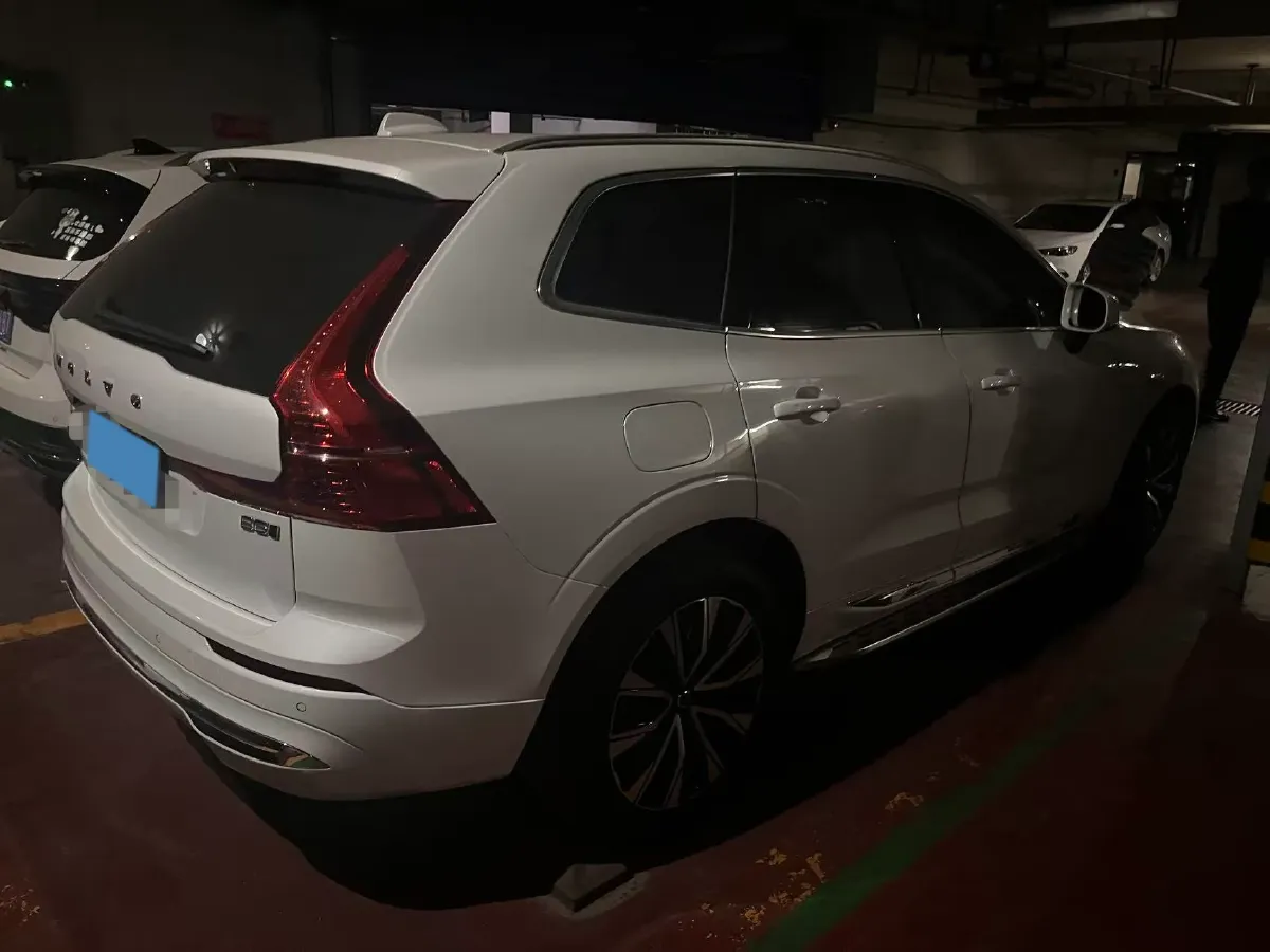 2023 Volvo XC60 2.0T 250HP L4 8AT,autocango,china used car exporter,china ev exporter,chinese used car exporter,chinese used ev exporter