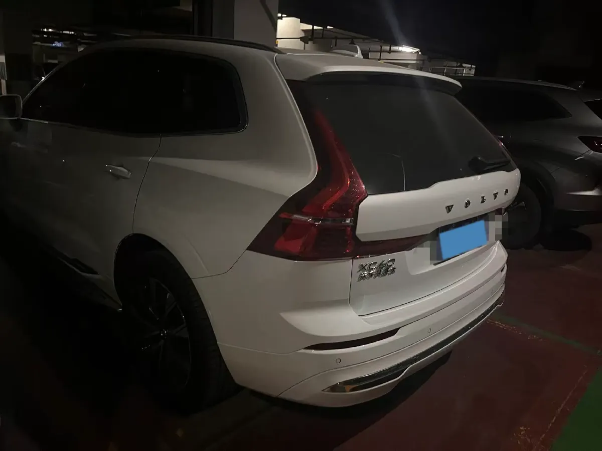 2023 Volvo XC60 2.0T 250HP L4 8AT,autocango,china used car exporter,china ev exporter,chinese used car exporter,chinese used ev exporter