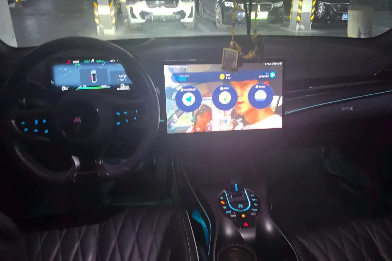 2022 AITO AITO M5 Range Extended 125HP REEV 40KWH,autocango,china used car exporter,china ev exporter,chinese used car exporter,chinese used ev exporter