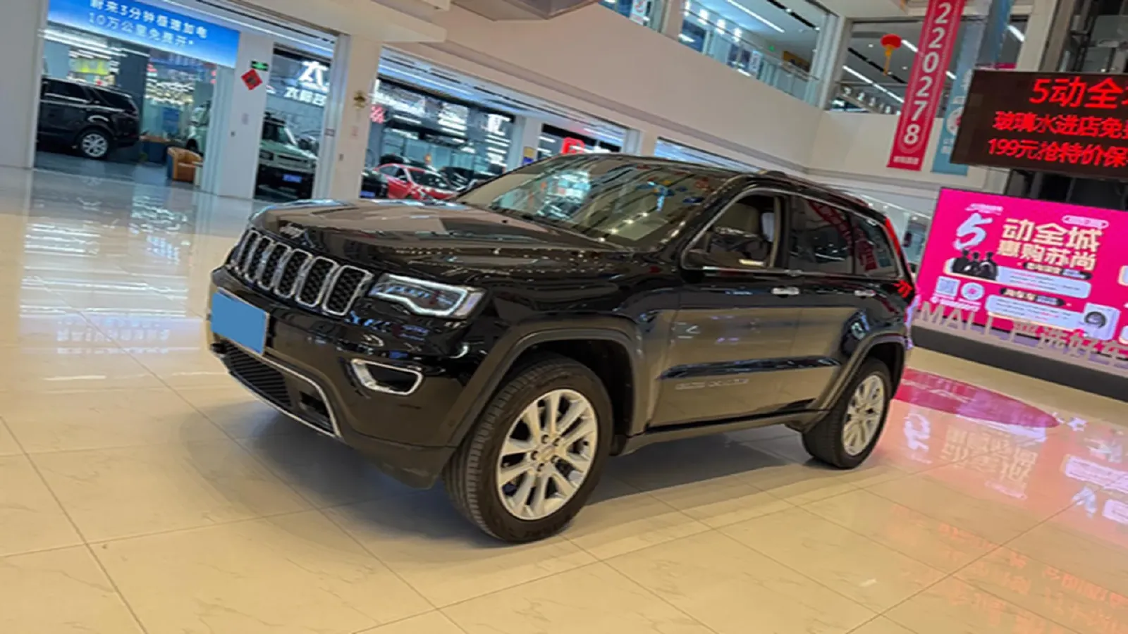 2017 Jeep Grand Cherokee 3.6L 286HP V6 8AT,autocango,china used car exporter,china ev exporter,chinese used car exporter,chinese used ev exporter