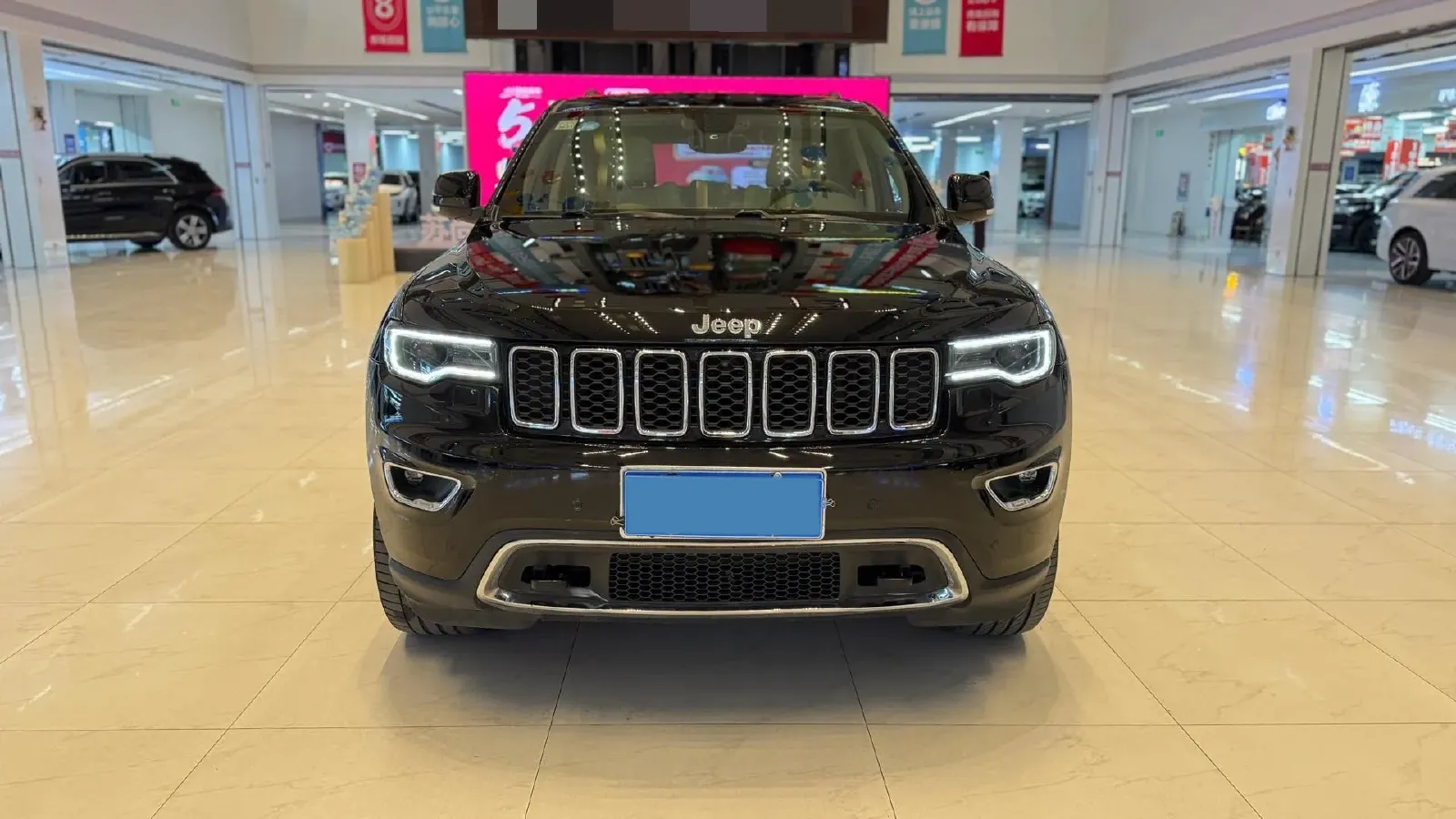 2017 Jeep Grand Cherokee 3.6L 286HP V6 8AT,autocango,china used car exporter,china ev exporter,chinese used car exporter,chinese used ev exporter