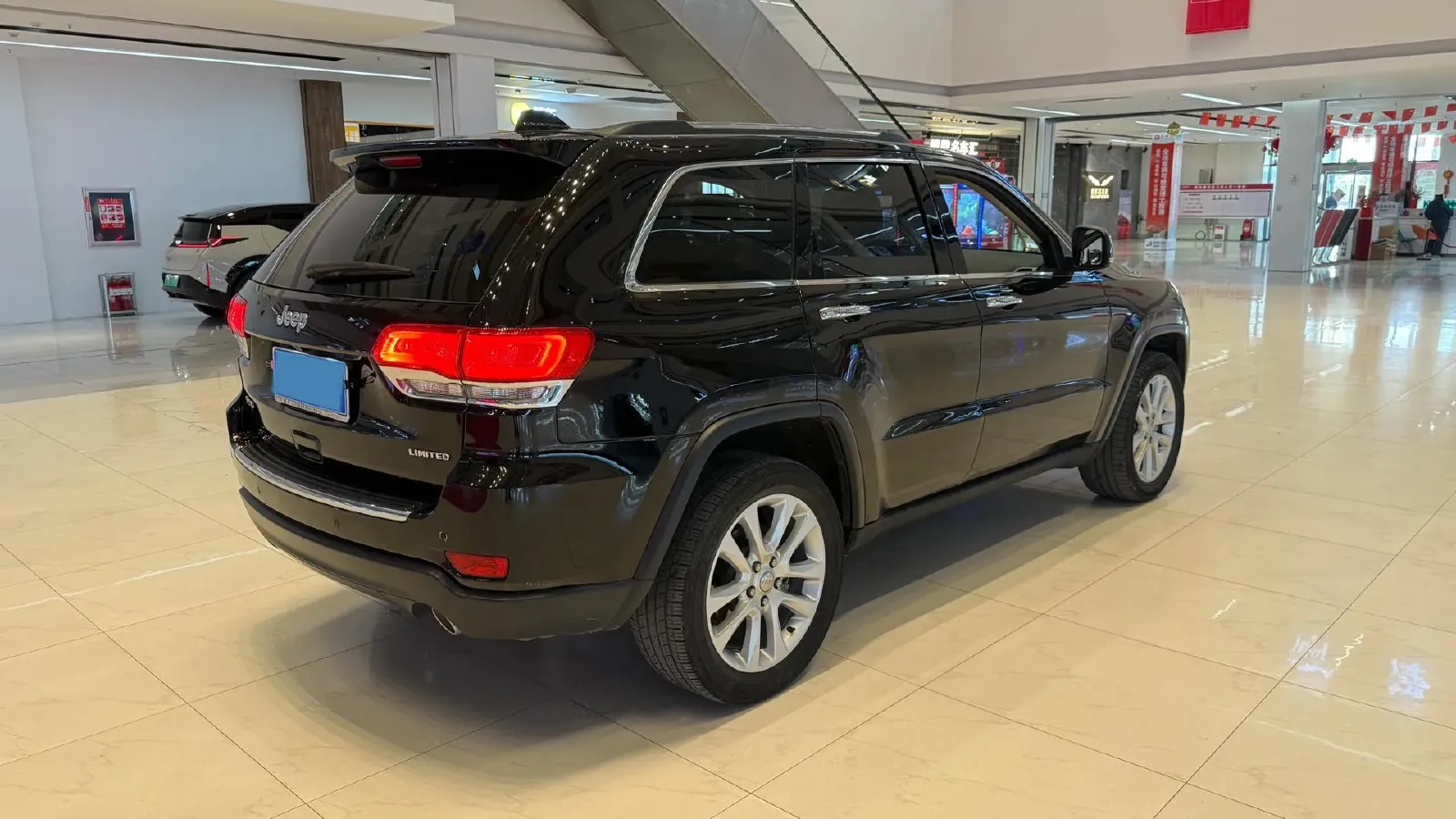 2017 Jeep Grand Cherokee 3.6L 286HP V6 8AT,autocango,china used car exporter,china ev exporter,chinese used car exporter,chinese used ev exporter