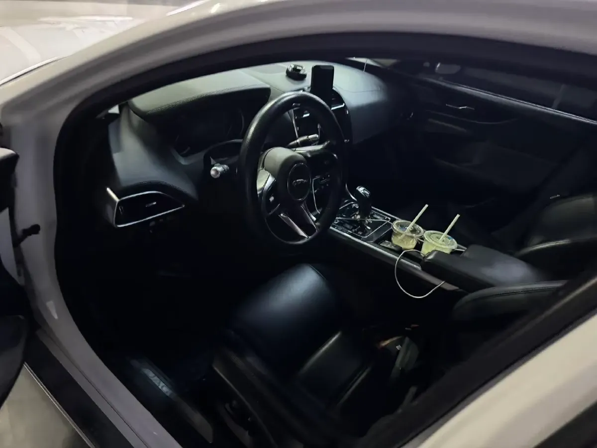 2020 Jaguar XEL 2.0T 200HP L4 8AT,autocango,china used car exporter,china ev exporter,chinese used car exporter,chinese used ev exporter