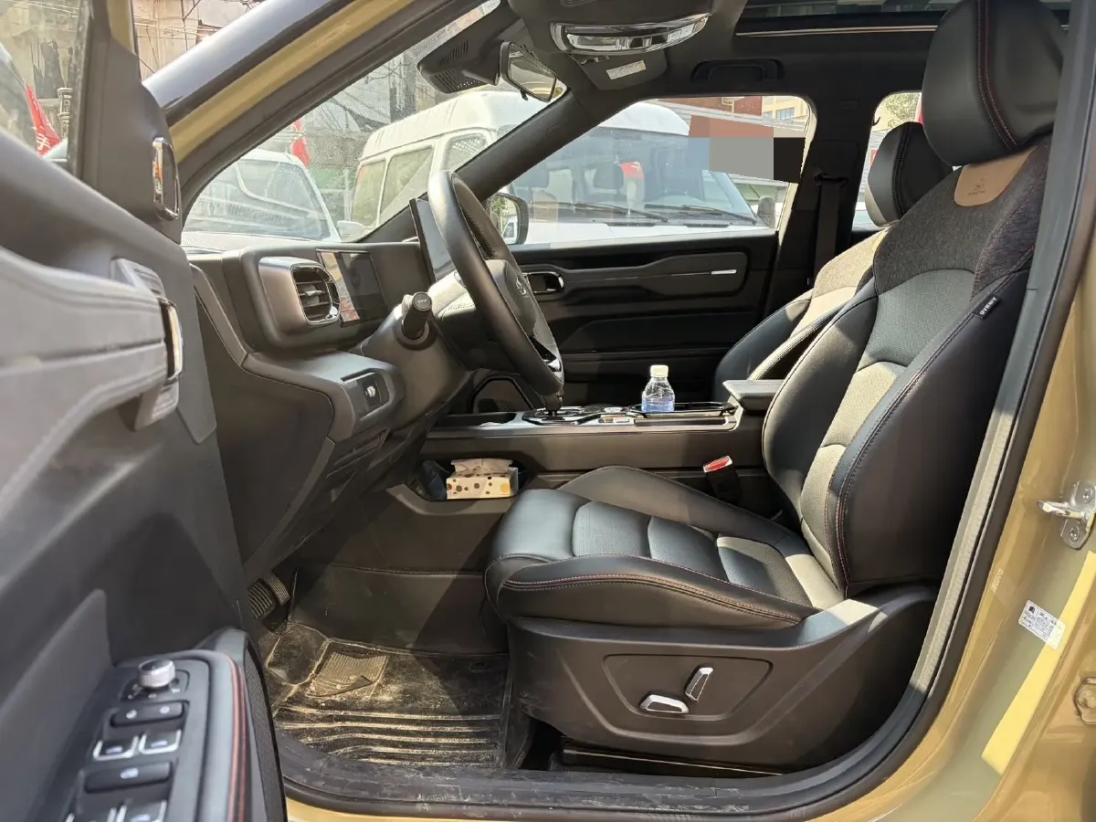 2025 Geely Cowboy 1.5T 181HP L4 7DCT,autocango,china used car exporter,china ev exporter,chinese used car exporter,chinese used ev exporter