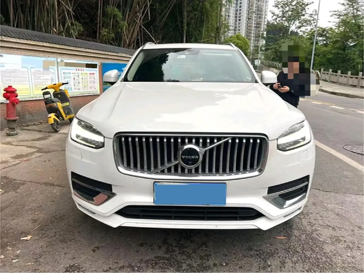 2020 Volvo XC90 2.0T 320HP L4 8AT,autocango,china used car exporter,china ev exporter,chinese used car exporter,chinese used ev exporter