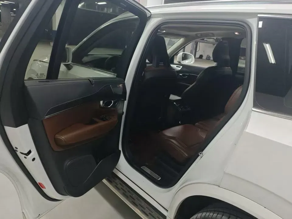 2020 Volvo XC90 2.0T 320HP L4 8AT,autocango,china used car exporter,china ev exporter,chinese used car exporter,chinese used ev exporter