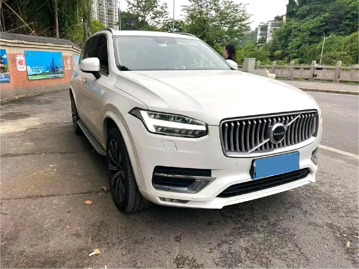 2020 Volvo XC90 2.0T 320HP L4 8AT,autocango,china used car exporter,china ev exporter,chinese used car exporter,chinese used ev exporter