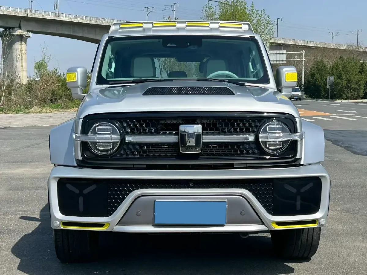 2021 Cyberspace 300 2.0T 227HP L4 8AT,autocango,china used car exporter,china ev exporter,chinese used car exporter,chinese used ev exporter