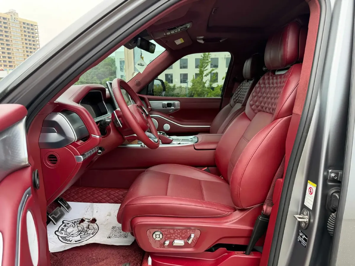 2024 Tank 700 3.0T 360HP V6 9AT PHEV 37.1KWH,autocango,china used car exporter,china ev exporter,chinese used car exporter,chinese used ev exporter