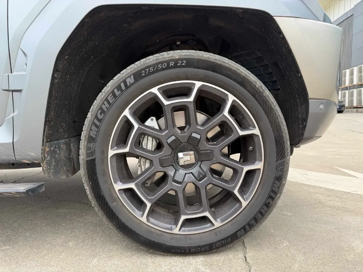 2024 Tank 700 3.0T 360HP V6 9AT PHEV 37.1KWH,autocango,china used car exporter,china ev exporter,chinese used car exporter,chinese used ev exporter