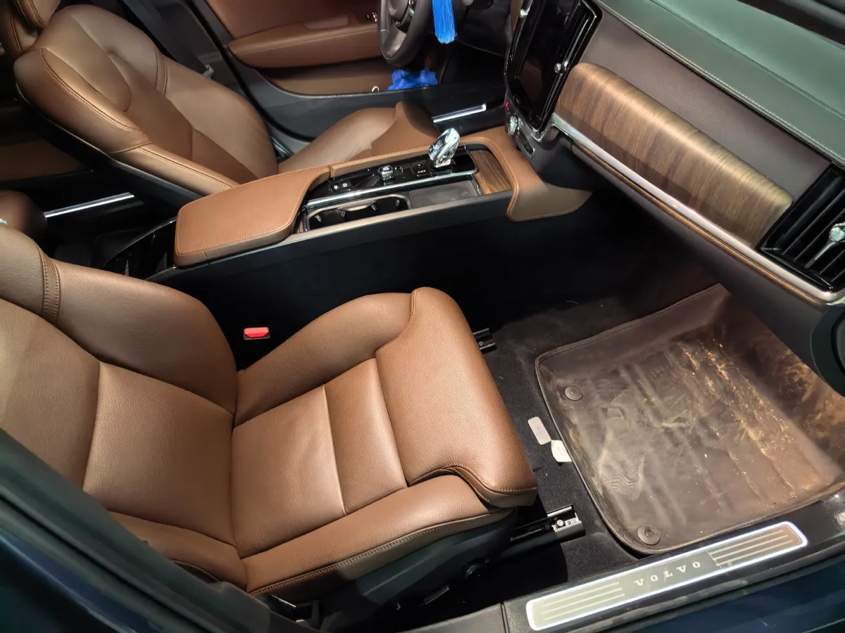 2022 Volvo S90 2.0T 250HP L4 8AT,autocango,china used car exporter,china ev exporter,chinese used car exporter,chinese used ev exporter