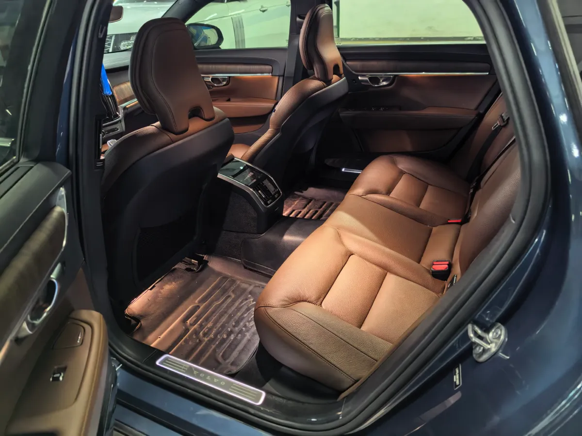 2022 Volvo S90 2.0T 250HP L4 8AT,autocango,china used car exporter,china ev exporter,chinese used car exporter,chinese used ev exporter