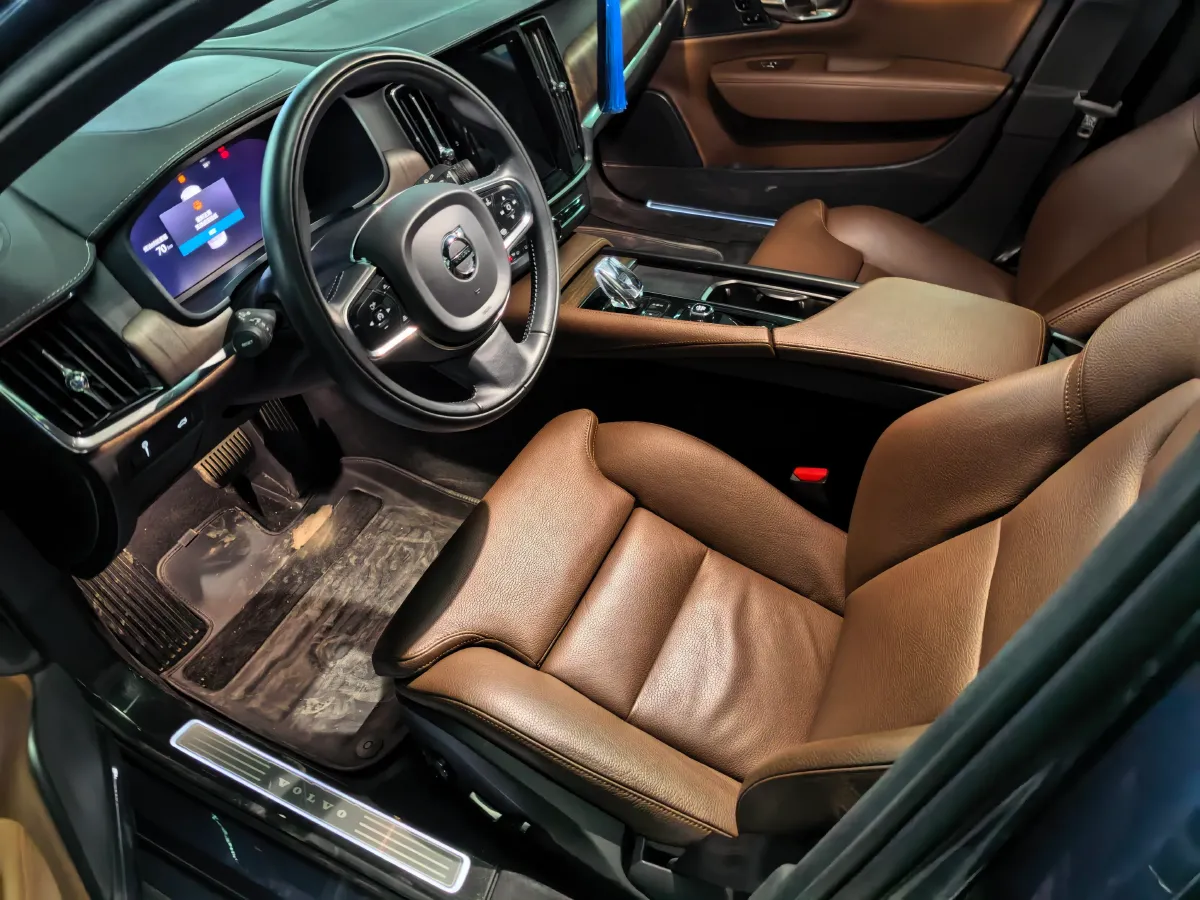 2022 Volvo S90 2.0T 250HP L4 8AT,autocango,china used car exporter,china ev exporter,chinese used car exporter,chinese used ev exporter