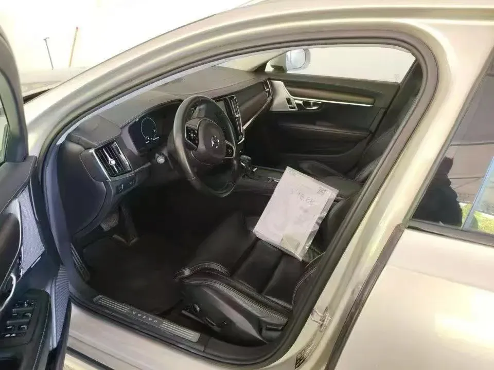 2017 Volvo V90 2.0T 254HP L4 8AT,autocango,china used car exporter,china ev exporter,chinese used car exporter,chinese used ev exporter