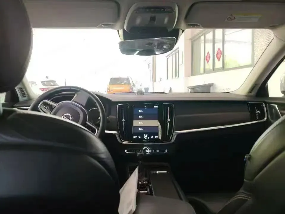 2017 Volvo V90 2.0T 254HP L4 8AT,autocango,china used car exporter,china ev exporter,chinese used car exporter,chinese used ev exporter