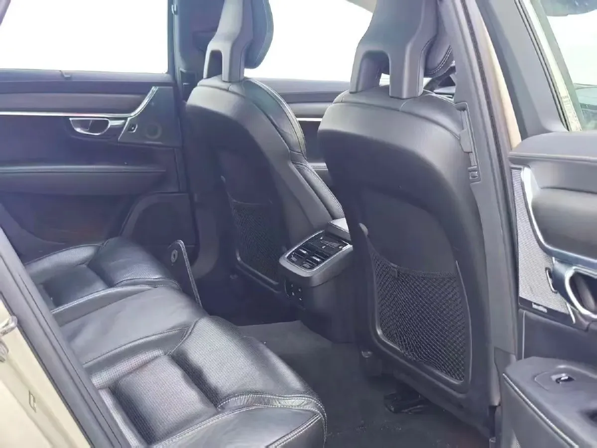 2017 Volvo V90 2.0T 254HP L4 8AT,autocango,china used car exporter,china ev exporter,chinese used car exporter,chinese used ev exporter
