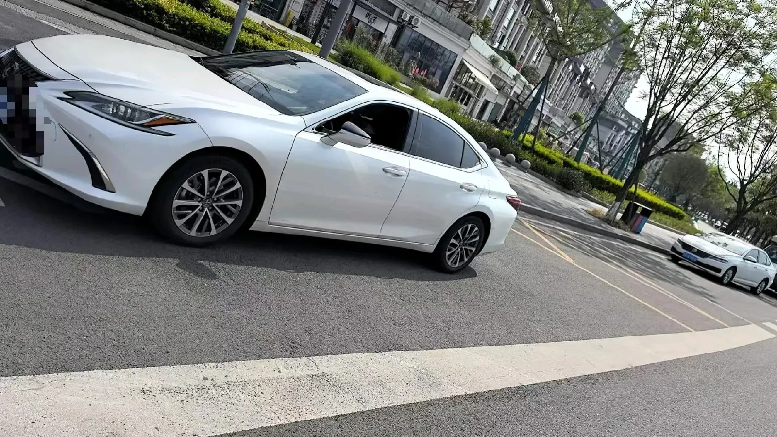 2023 Lexus ES 2.0L 173HP L4 CVT,autocango,china used car exporter,china ev exporter,chinese used car exporter,chinese used ev exporter