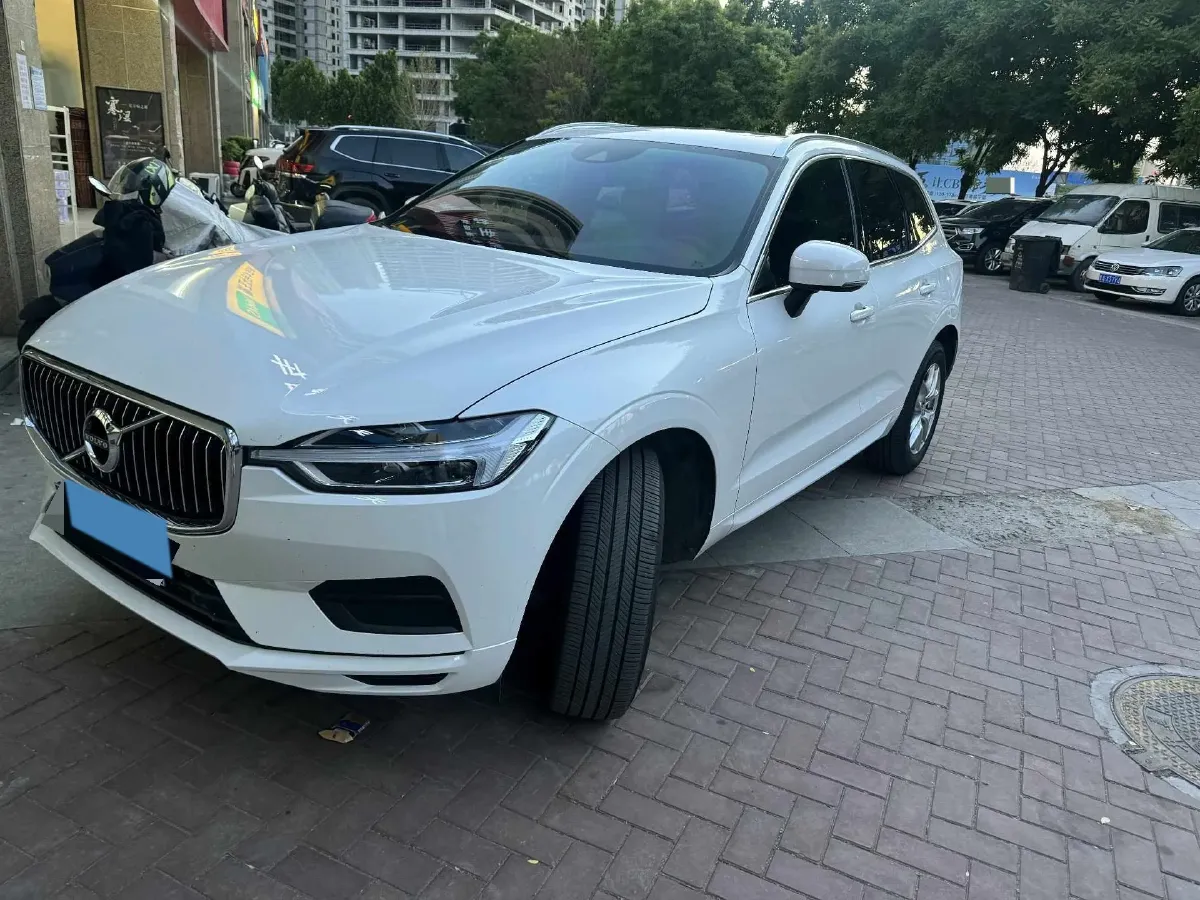 2018 Volvo XC60 2.0T 254HP L4 8AT,autocango,china used car exporter,china ev exporter,chinese used car exporter,chinese used ev exporter