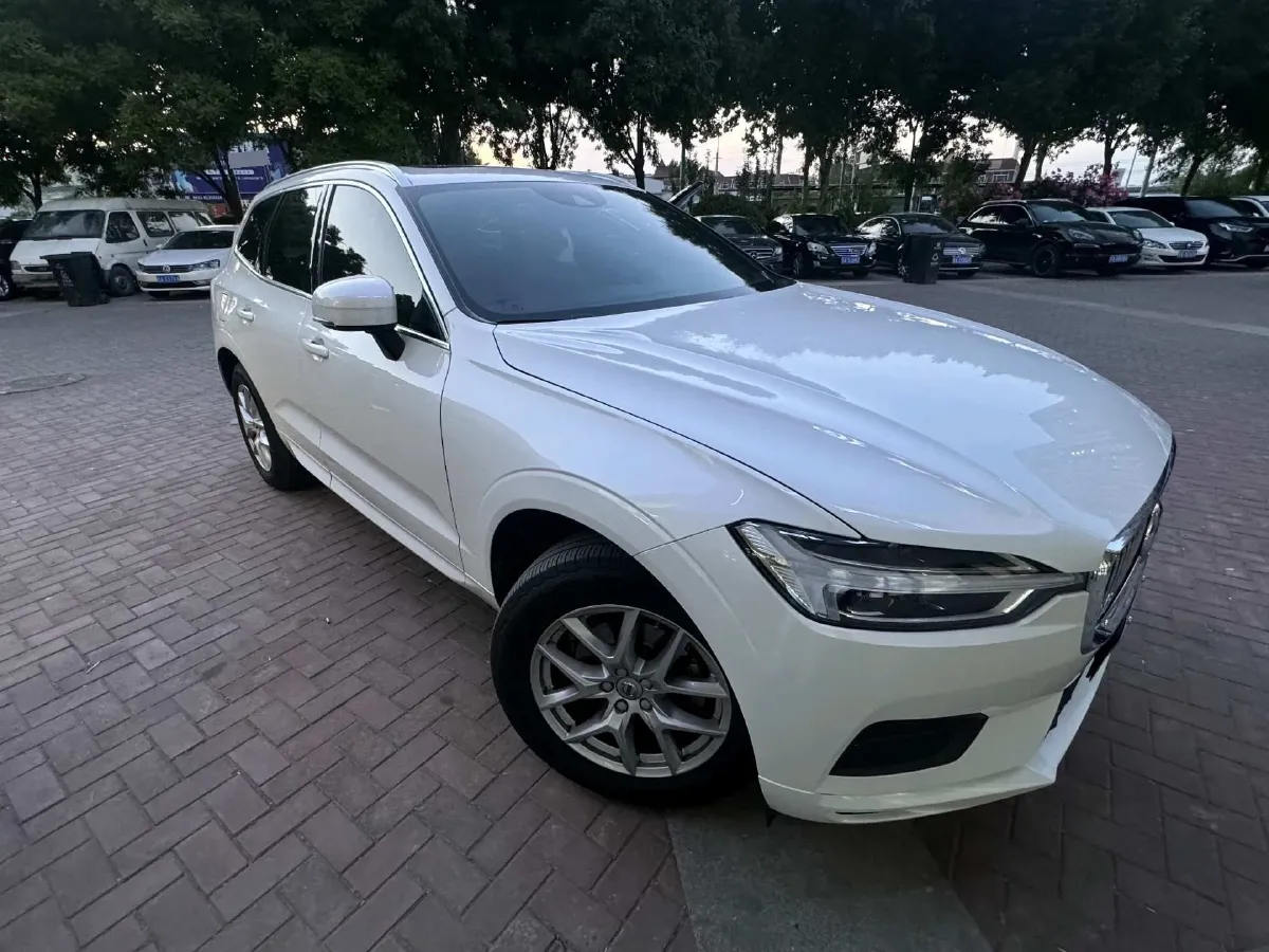 2018 Volvo XC60 2.0T 254HP L4 8AT,autocango,china used car exporter,china ev exporter,chinese used car exporter,chinese used ev exporter