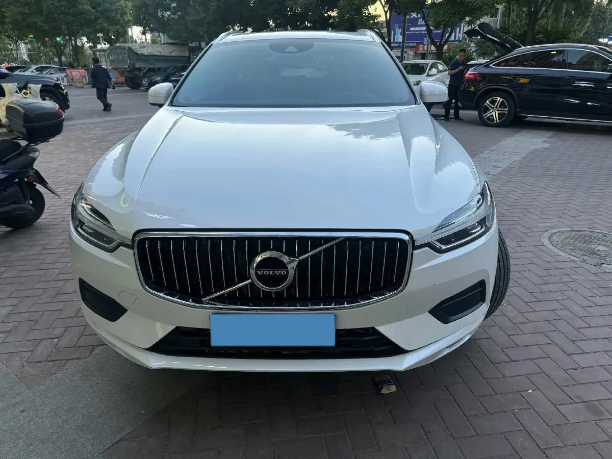 2018 Volvo XC60 2.0T 254HP L4 8AT,autocango,china used car exporter,china ev exporter,chinese used car exporter,chinese used ev exporter