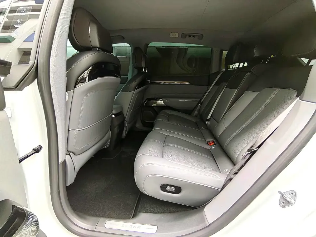 2025 Zeekr 7X BEV 100KWH,autocango,china used car exporter,china ev exporter,chinese used car exporter,chinese used ev exporter