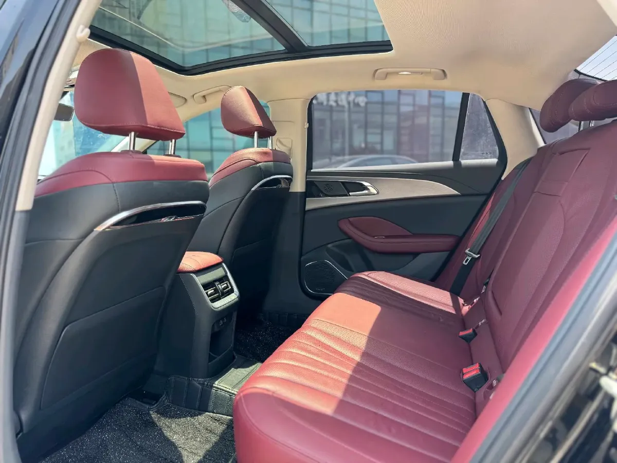 2024 HongQi H6 2.0T 224HP L4 8AT,autocango,china used car exporter,china ev exporter,chinese used car exporter,chinese used ev exporter