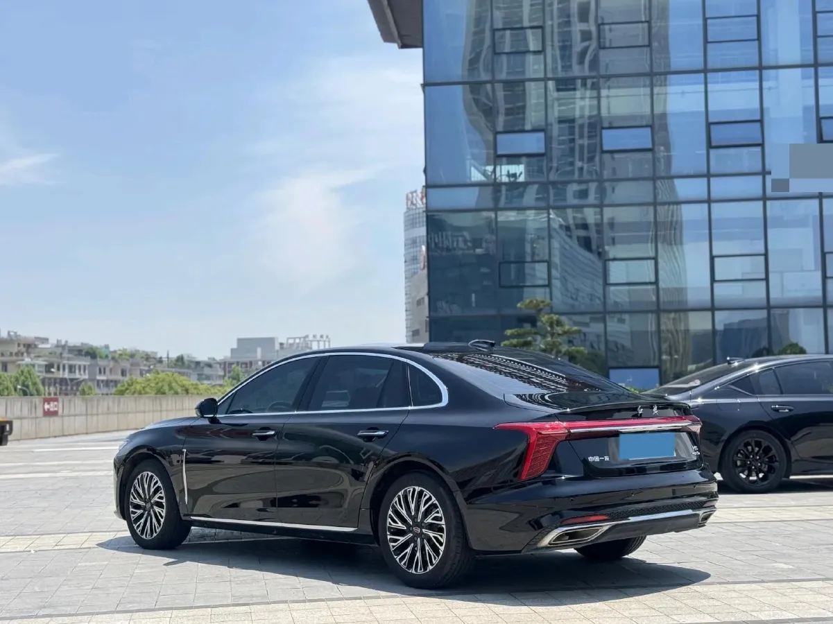 2024 HongQi H6 2.0T 224HP L4 8AT,autocango,china used car exporter,china ev exporter,chinese used car exporter,chinese used ev exporter
