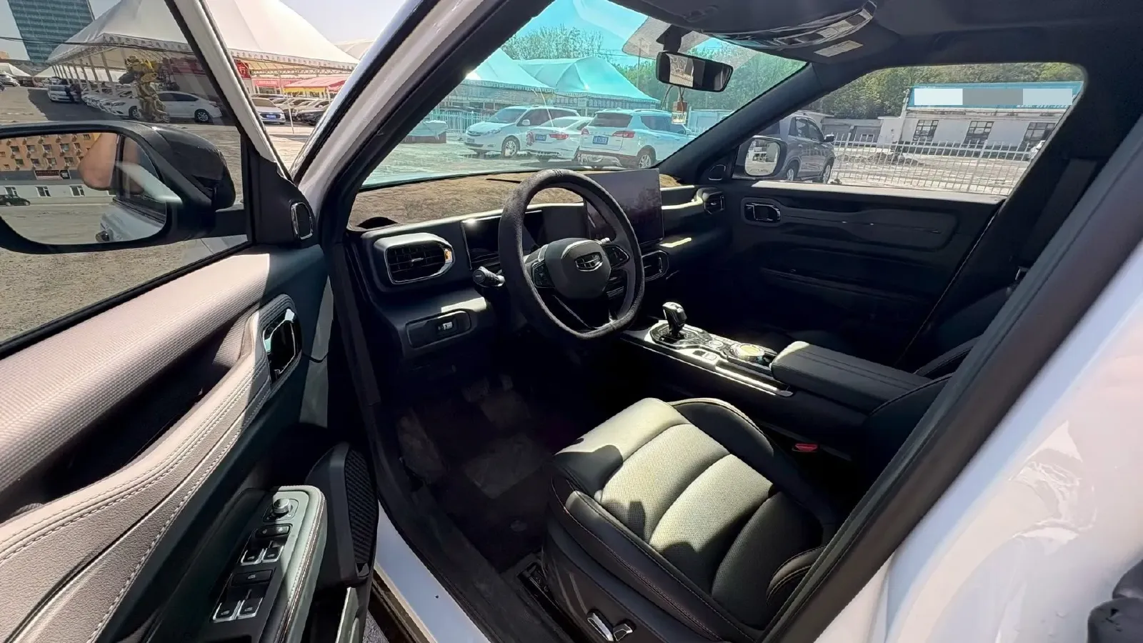 2025 Geely Cowboy 1.5T 181HP L4 7DCT,autocango,china used car exporter,china ev exporter,chinese used car exporter,chinese used ev exporter