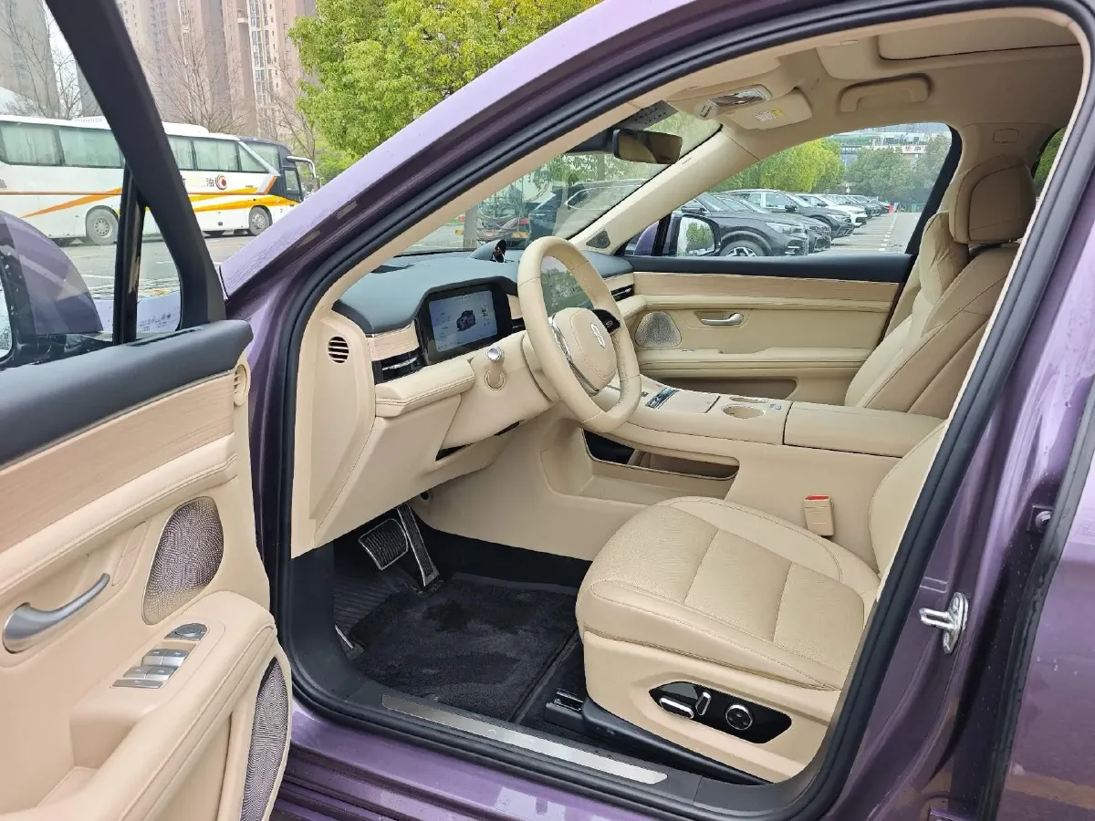 2025 AITO AITO M5 1.5T 152HP L4 REEV 42KWH,autocango,china used car exporter,china ev exporter,chinese used car exporter,chinese used ev exporter