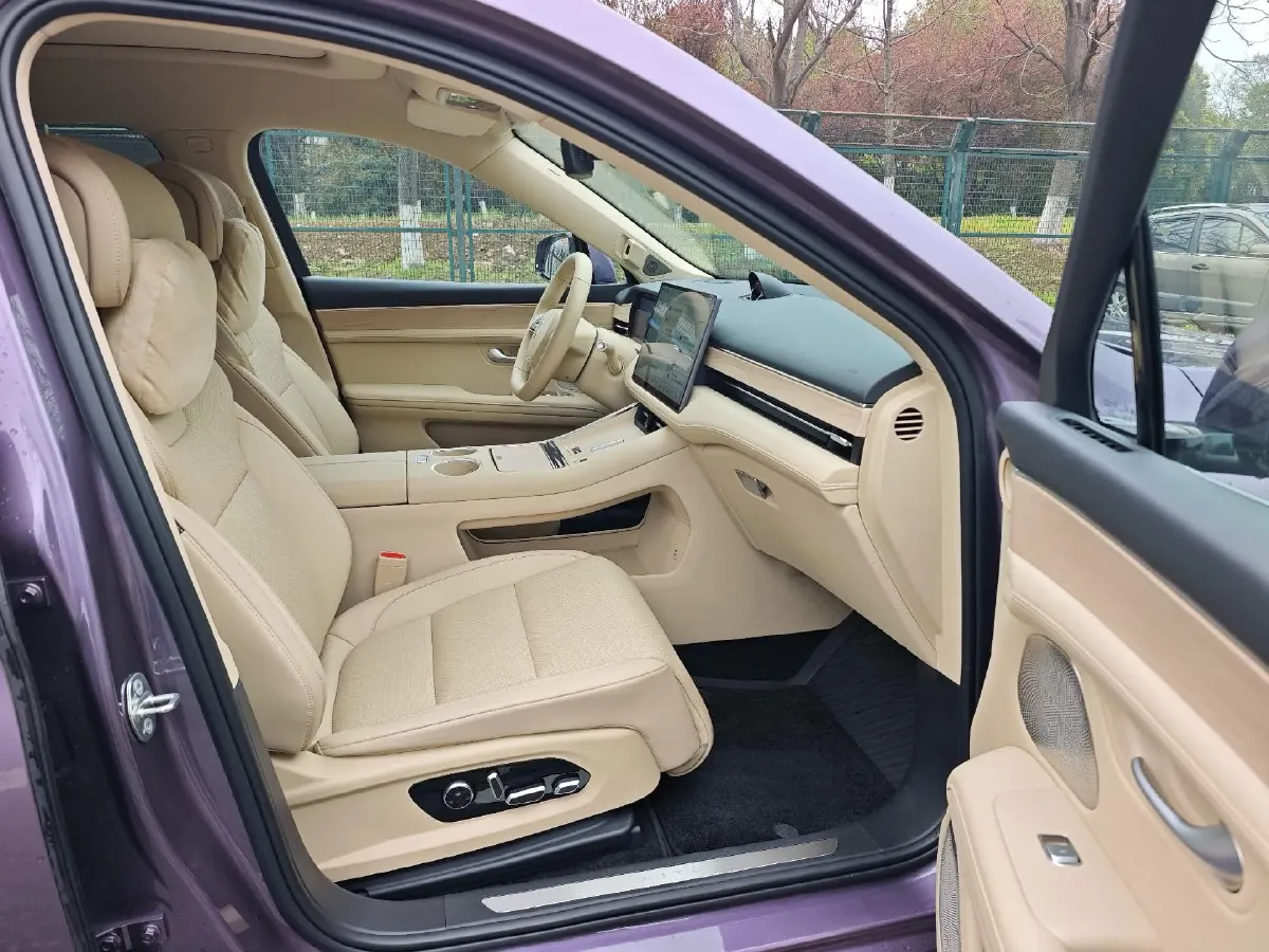 2025 AITO AITO M5 1.5T 152HP L4 REEV 42KWH,autocango,china used car exporter,china ev exporter,chinese used car exporter,chinese used ev exporter