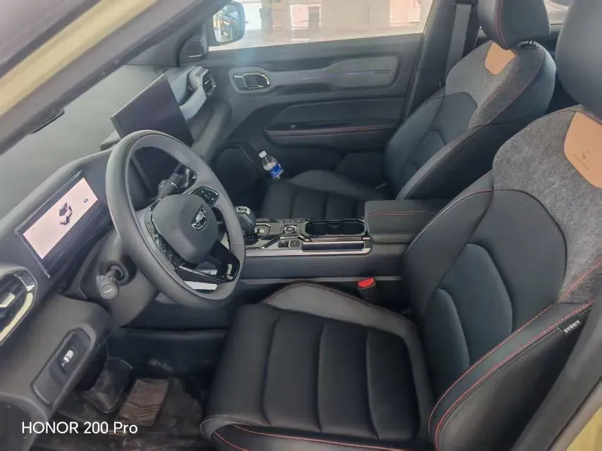 2025 Geely Cowboy 1.5T 181HP L4 7DCT,autocango,china used car exporter,china ev exporter,chinese used car exporter,chinese used ev exporter
