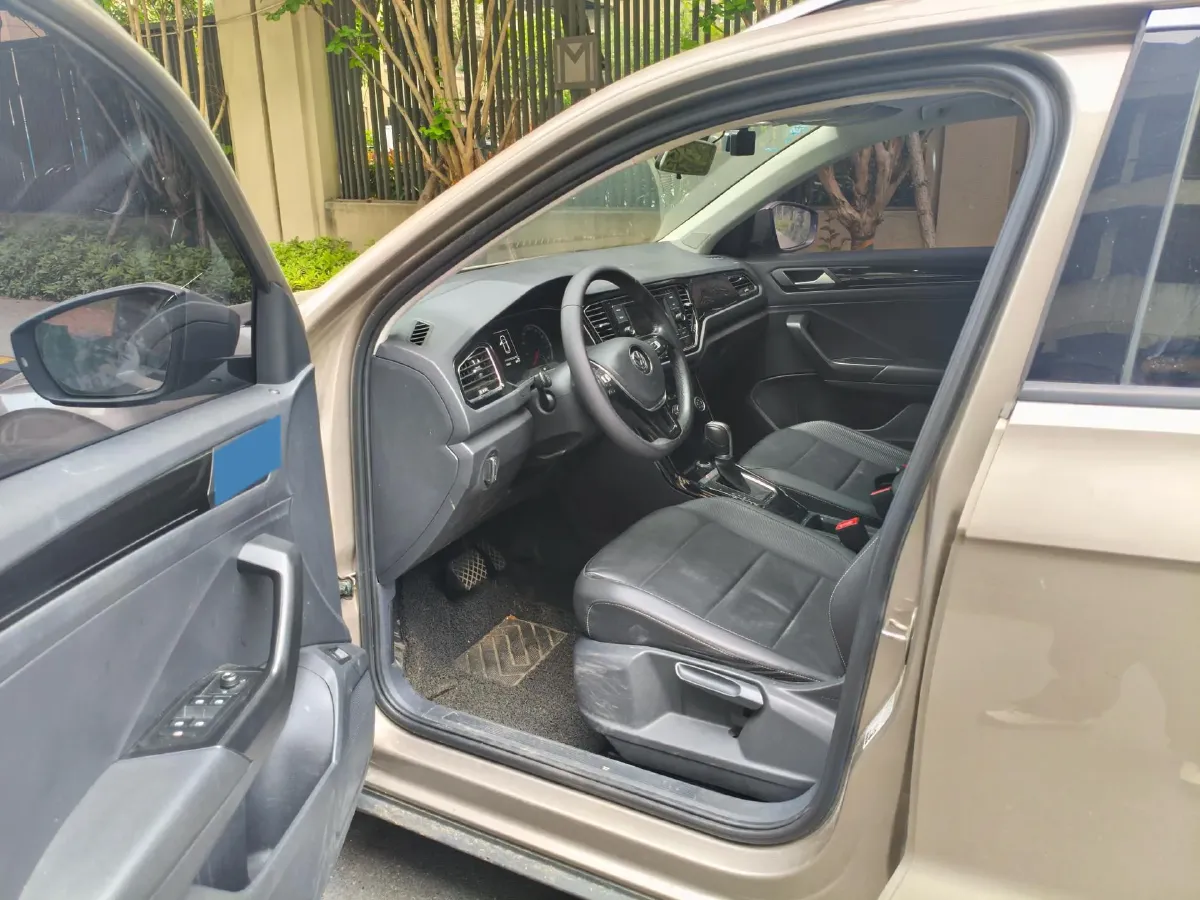 2018 Borgward BX7 2.0T 224HP L4 6AT,autocango,china used car exporter,china ev exporter,chinese used car exporter,chinese used ev exporter
