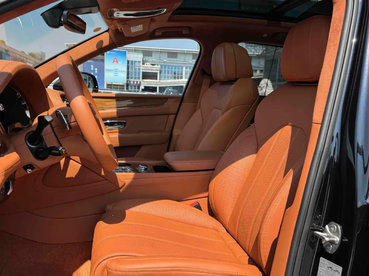 2021 Bentley Bentayga 4.0T 550HP V8 8AT,autocango,china used car exporter,china ev exporter,chinese used car exporter,chinese used ev exporter